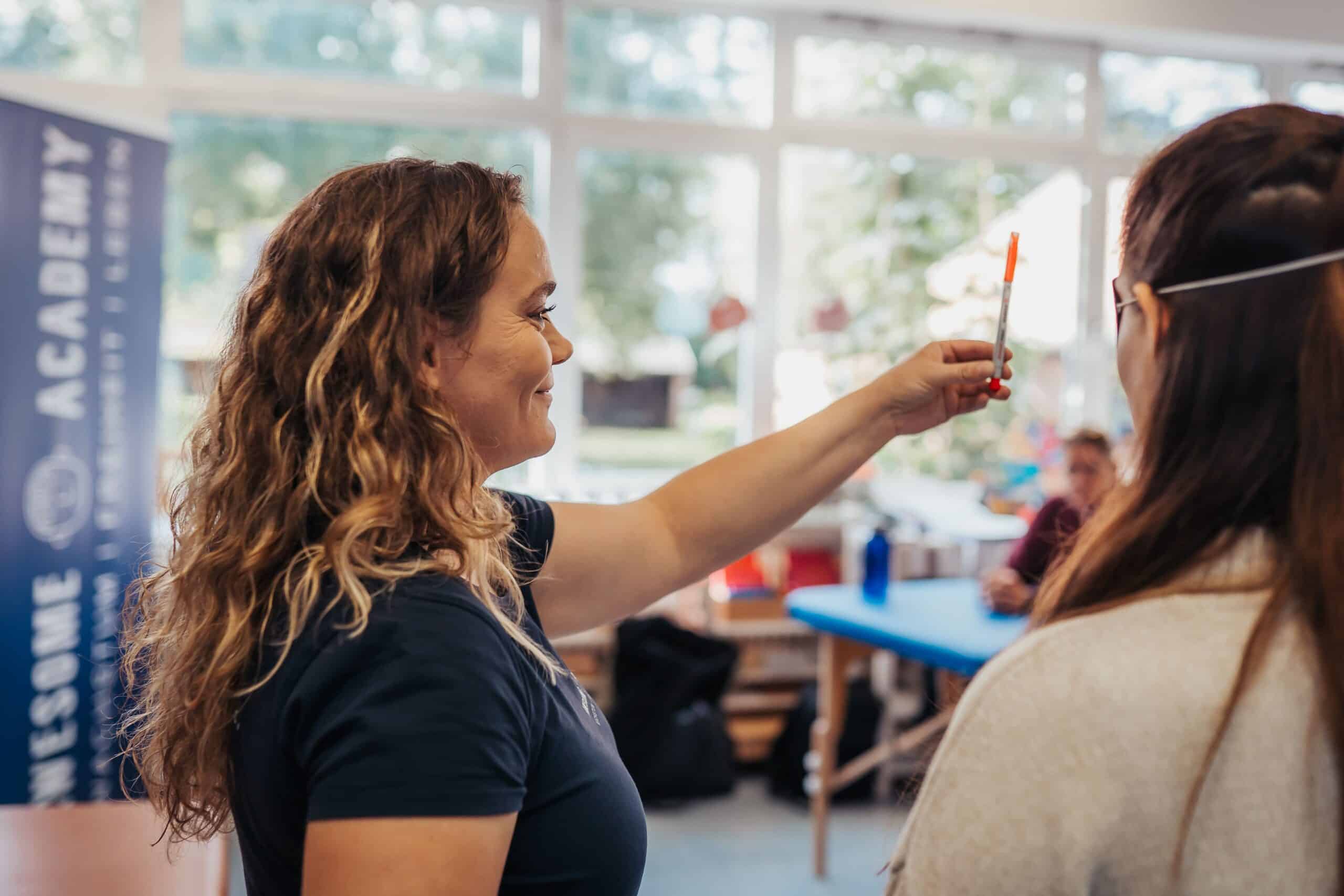 Reflexübung mit Hilfsmittel im Praxisteil des Seminars
